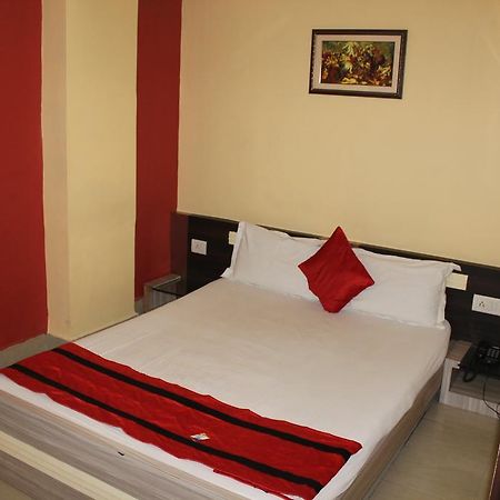 Transit Inn Dam Dam Bagian luar foto