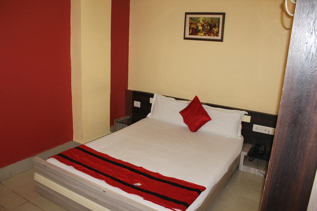 Transit Inn Dam Dam Bagian luar foto