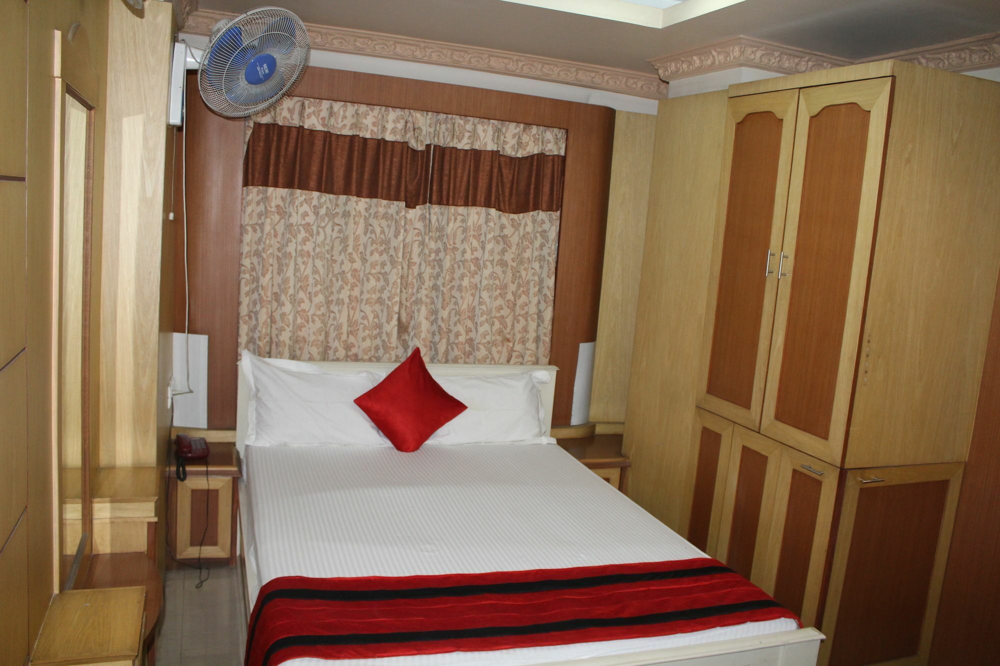Transit Inn Dam Dam Bagian luar foto